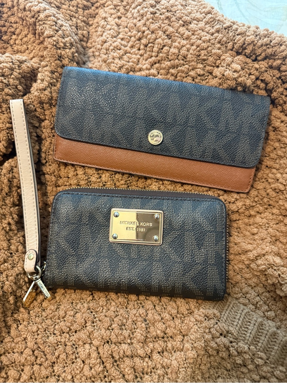 Michael Kors Black and Brown Signature Wallet & Wristlet Set